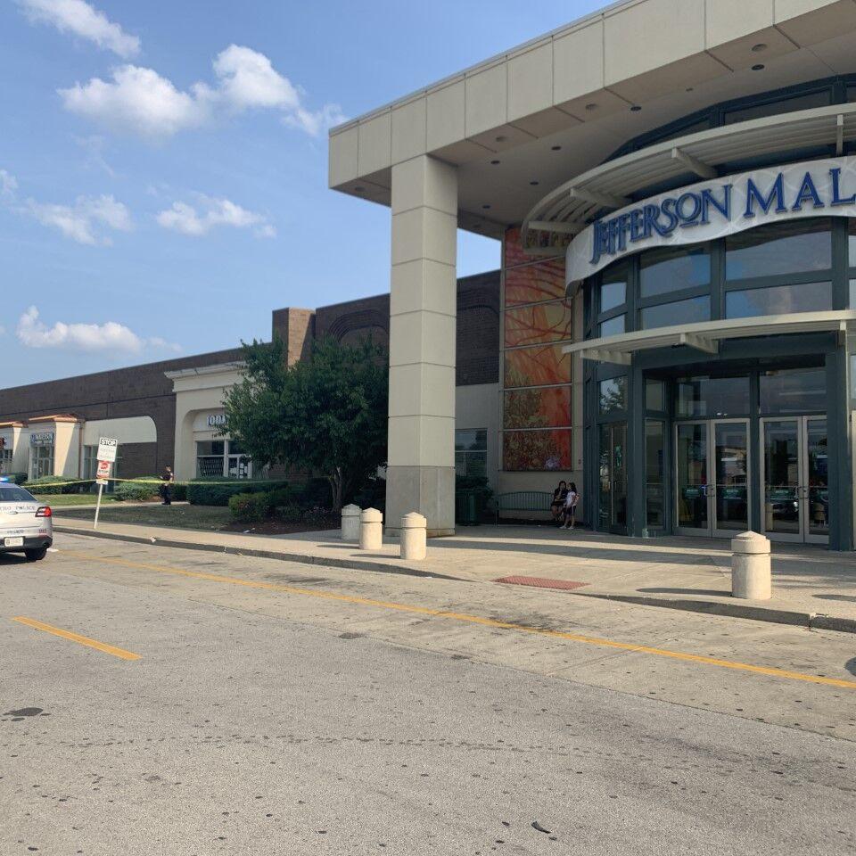 LMPD car outside Jefferson Mall 8-8-21.jpg